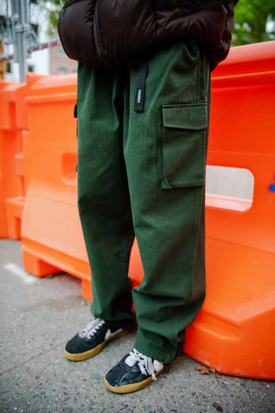 Theories - Trail Cargo Pants - Herringbone Green