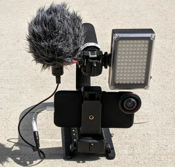 Trabajando - Camera Handle & Phone Holder