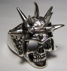 BIKER RING SKULL WITH SPIKED HELMET